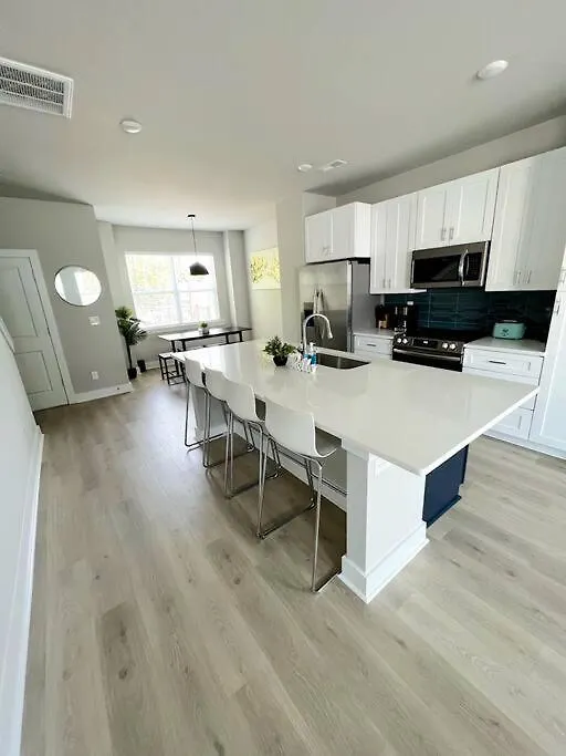 Brand New Build 10 Min- Uptown Villa Charlotte