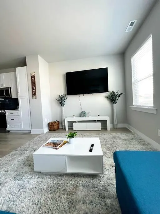 Brand New Build 10 Min- Uptown Villa Charlotte 0*,