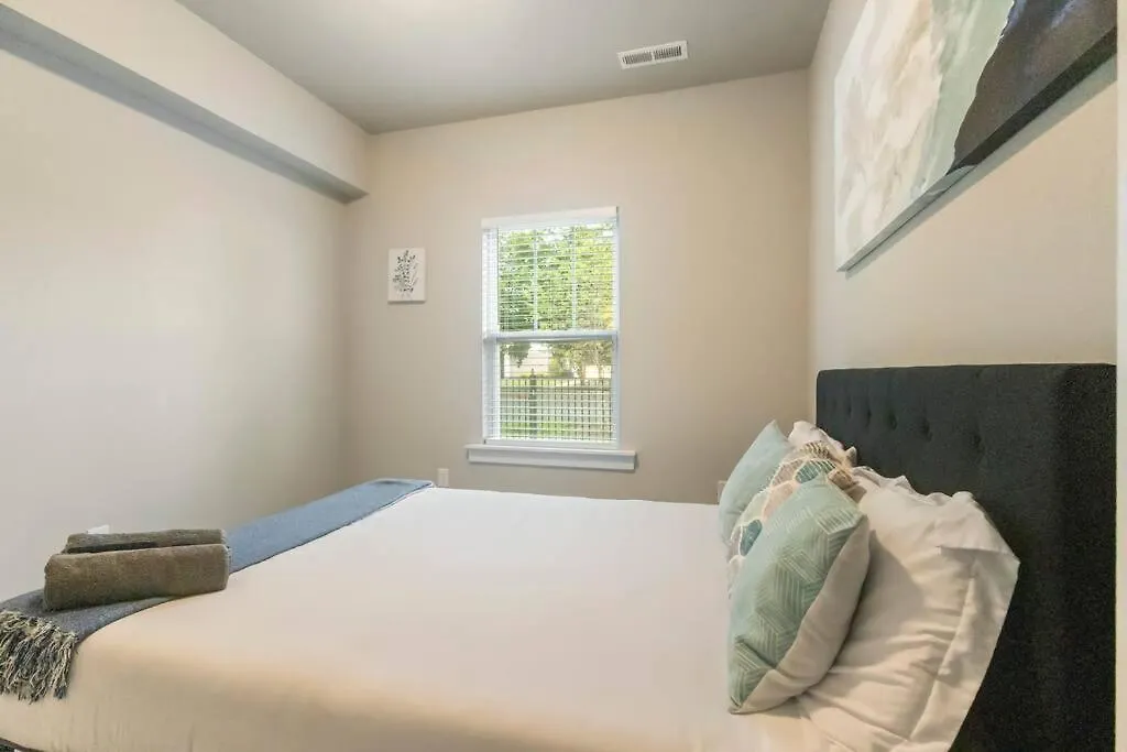 Brand New Build 10 Min- Uptown Villa Charlotte United States