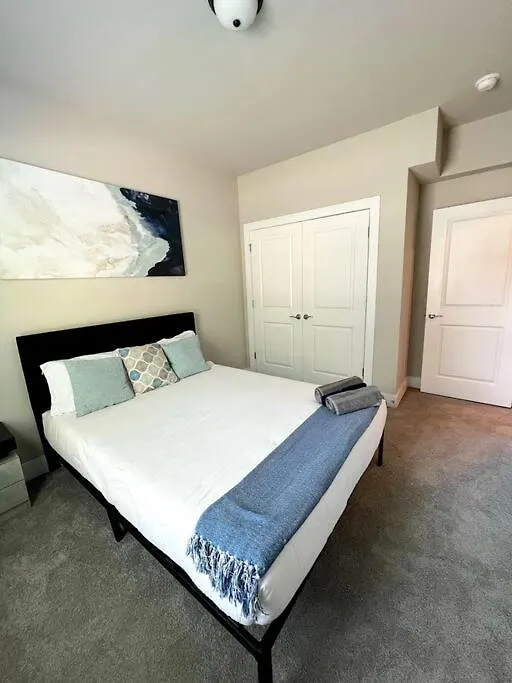Brand New Build 10 Min- Uptown Villa Charlotte 0*,