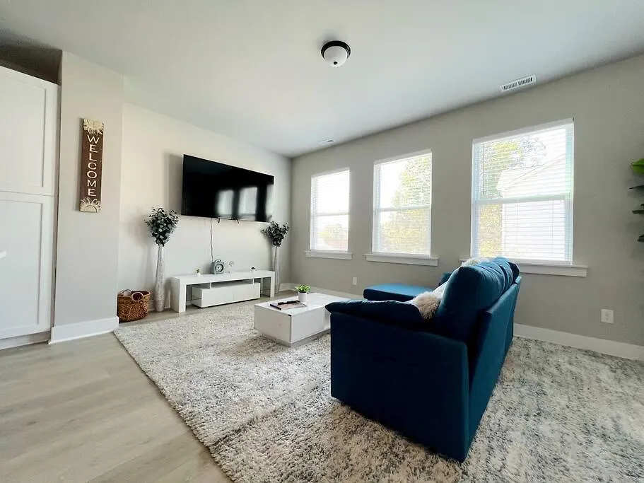 Holiday home Brand New Build 10 Min- Uptown Villa Charlotte